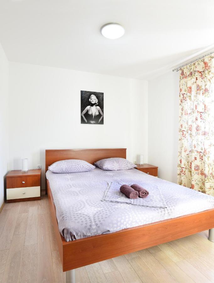Apartments Mirasol Umag Exterior photo